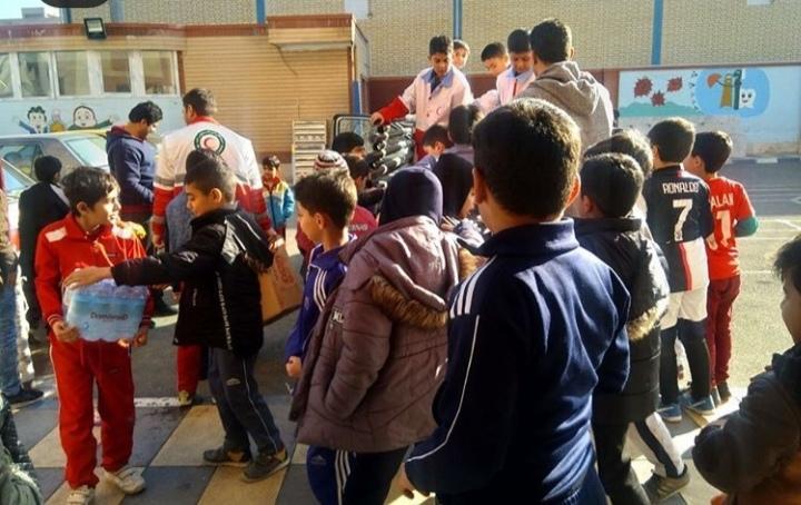 سیل مهربانی هم کلاسی ها به اشتهارد رسید سیل مهربانی هم کلاسی ها به اشتهارد رسید