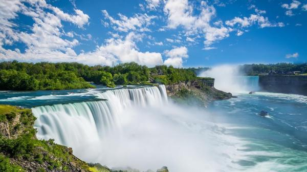 سفر به سرزمین افرا: جادوی بی پایان در جاذبه های گردشگری کانادا